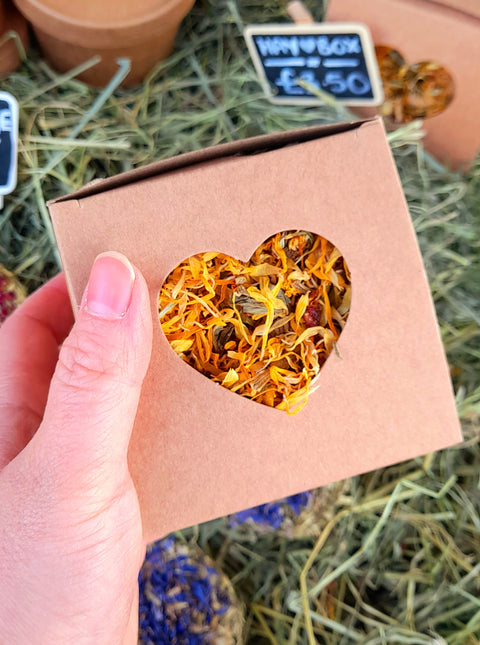 Hay heart box